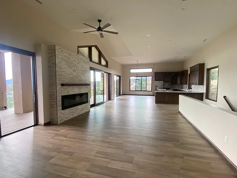 703 W Lee Blvd — Photo 18