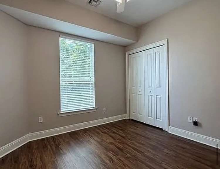 130 Northshore Cir #B — Photo 17