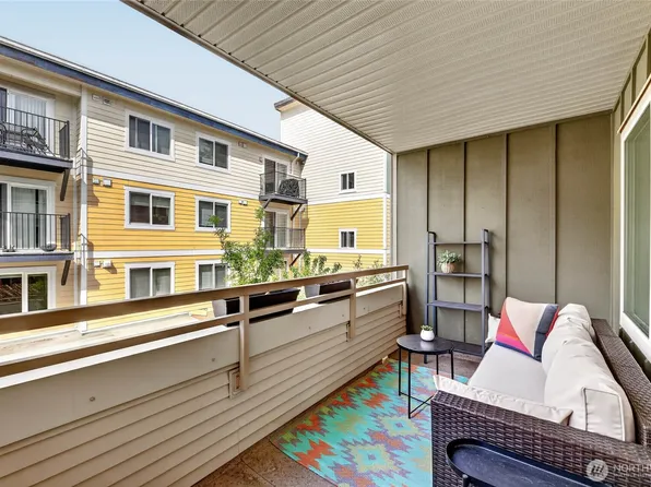 12534 15th Avenue NE #22, Seattle, WA 98125