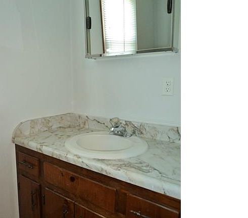 5th image of 4006 Yorktown Dr