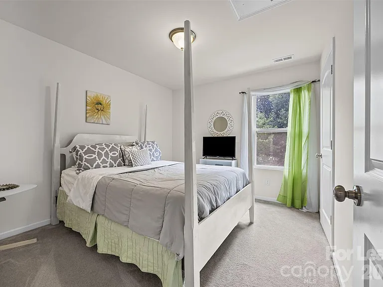 409 Elizabeth Valley Ln — Photo 16
