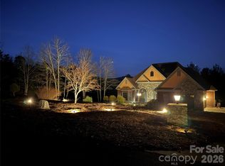 293 Bear Cliff Dr, Nebo, NC 28761