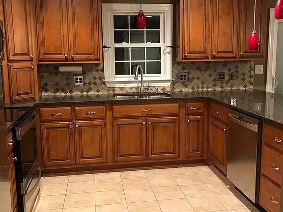 Quartz countertops 