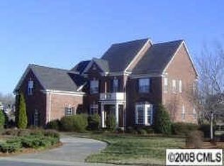 305 Castlestone Ln, Matthews, NC 28104