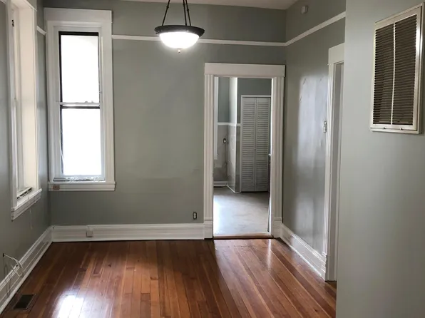 3022 N Clifton Ave #1, Chicago, IL 60657