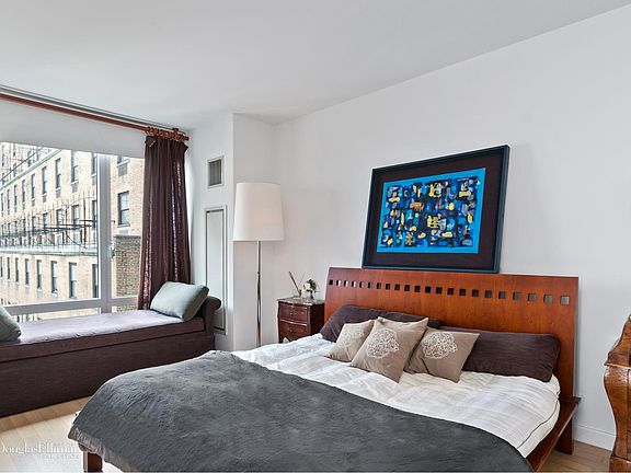 3rd image of 247 W 46th St #806