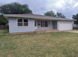 217 N 11th Ave, Fairview, OK 73737