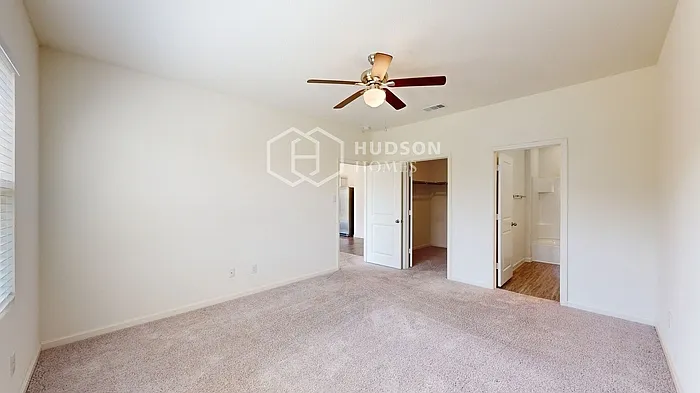 744 Devonshire Dr — Photo 15