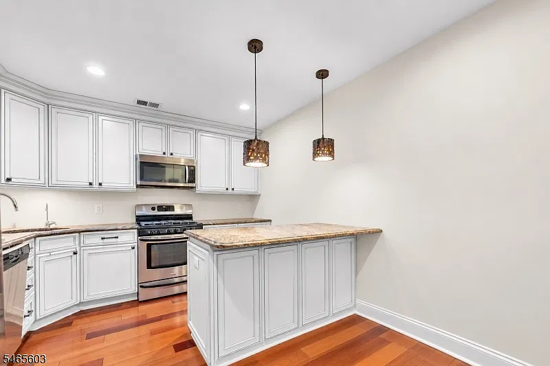 2 bed, 2.5 bath, $3,150 — Photo 3