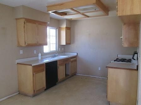 4th image of 1124 Carmen Ave