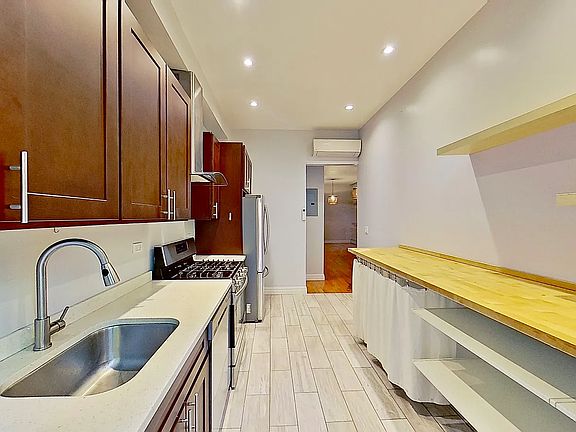 2nd image of 447 Evergreen Ave APT 1