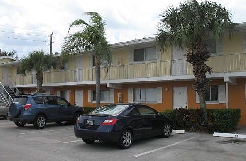 2nd image of 1501 Crescent Cir APT B15