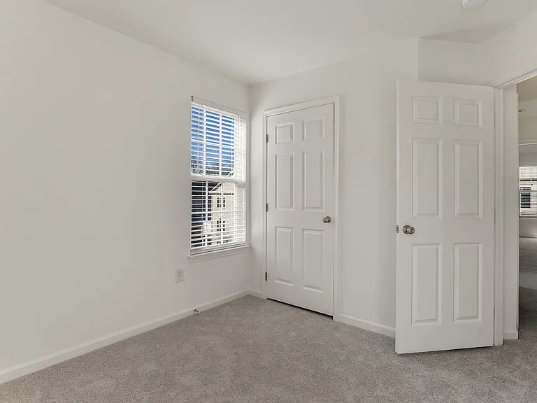 4801 Portsmouth Rd — Photo 30