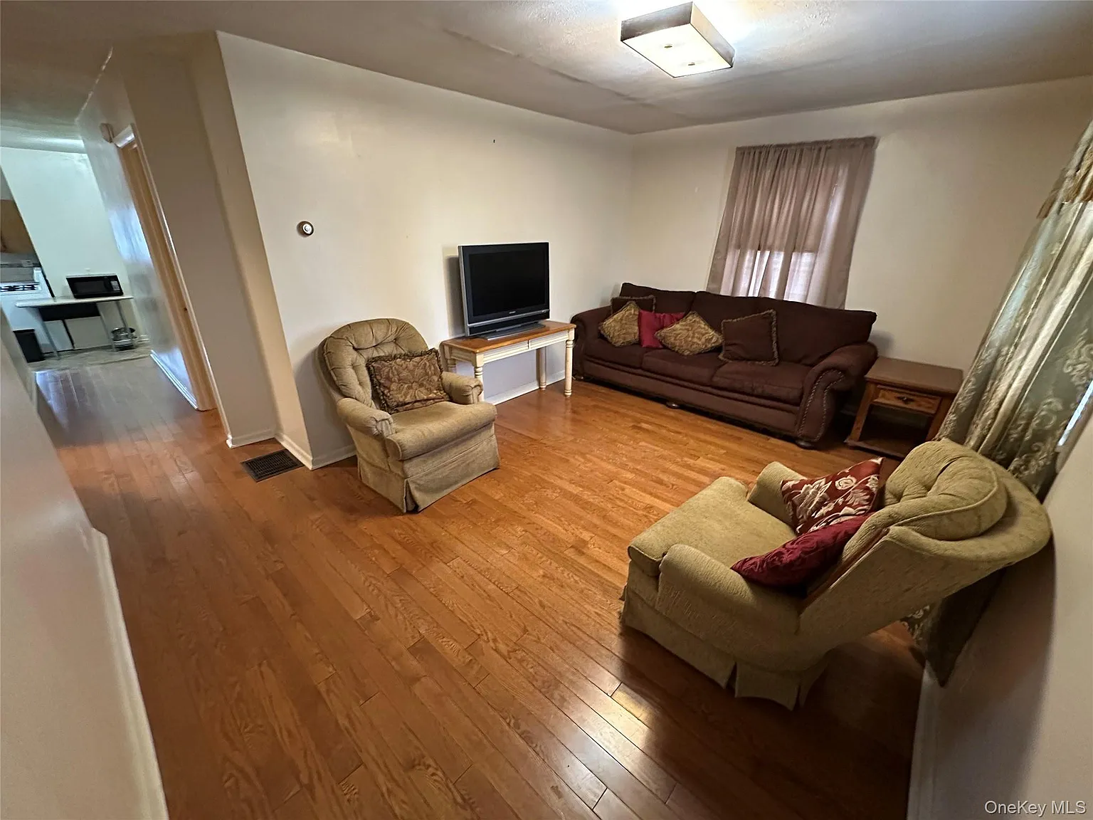 1 bed, 1.0 bath, 772 sqft, $1,400 — Photo 3