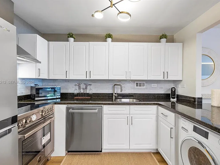 2301 Collins Ave #421 — Photo 12