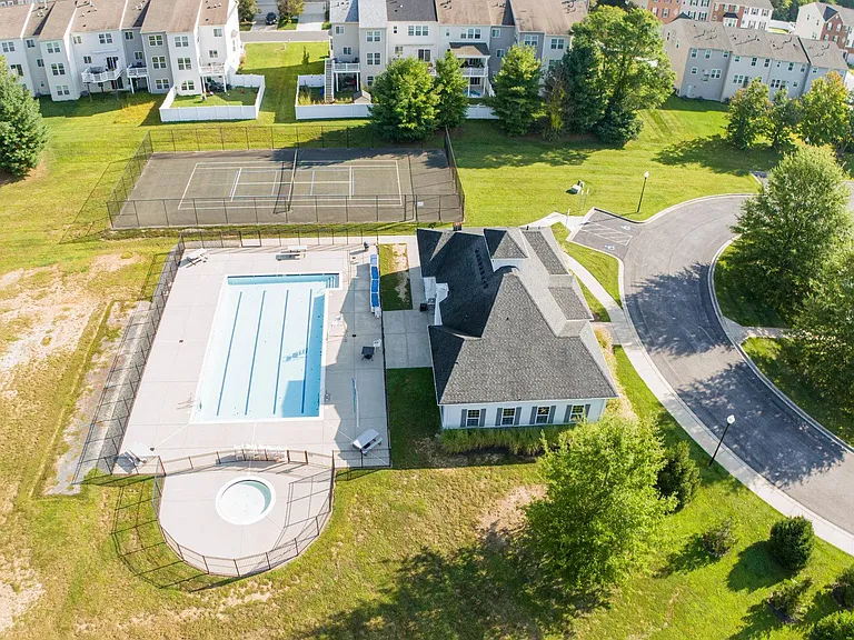 1650 Mohegan Dr #H — Photo 35