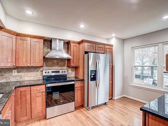 5th image of 5650 Thorndyke Ct