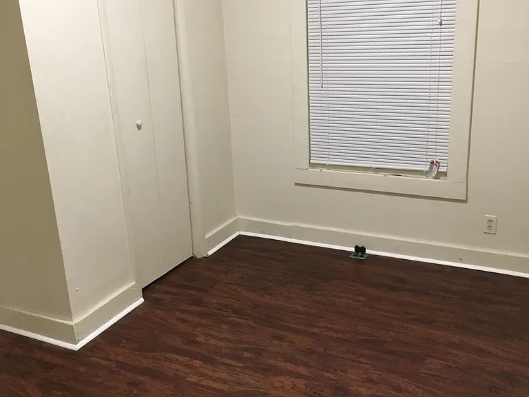 3237 Kirby Ave — Photo 5