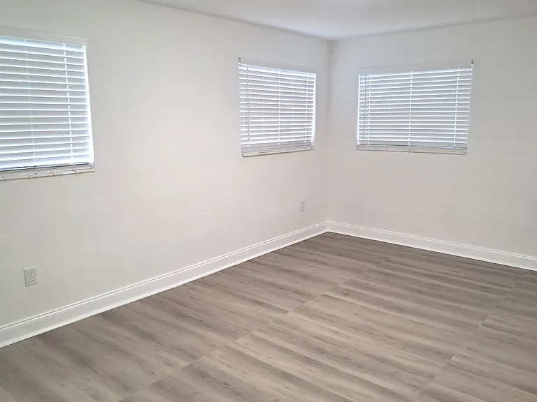 8361 NW 28th Pl — Photo 22