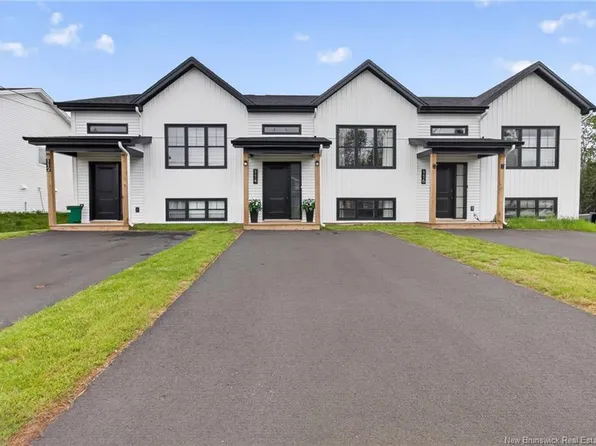 114 Elsliger St, Dieppe, NB E1K 0A5