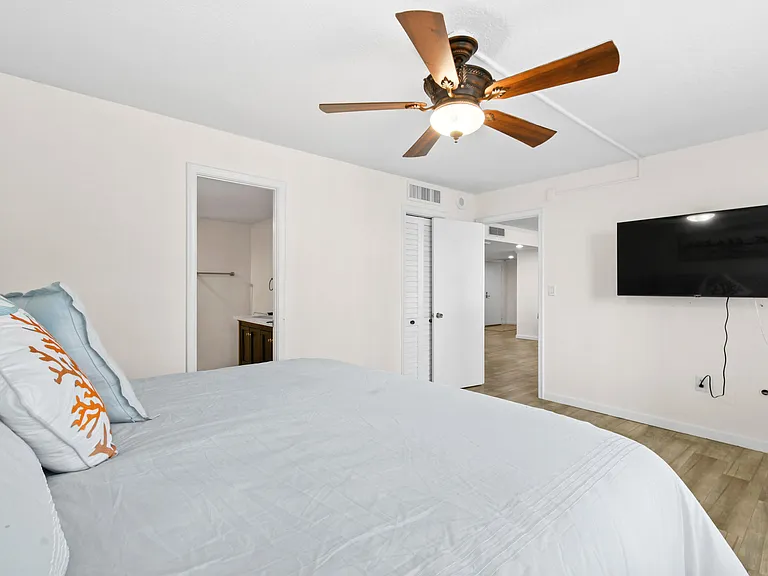 4200 N Ocean Dr #1 — Photo 53