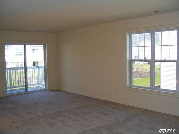 5th image of 108 Brattle Cir
