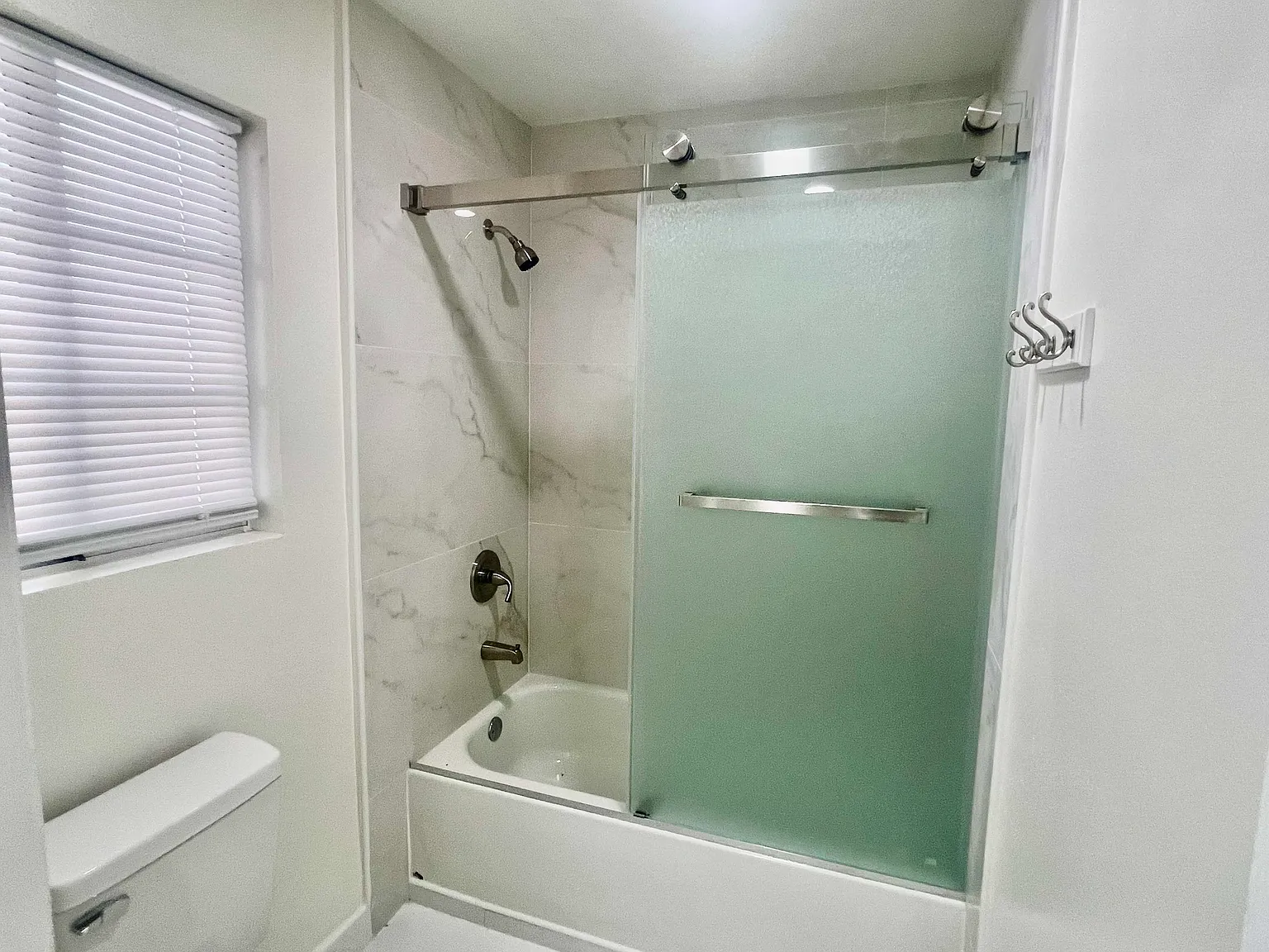 3 bed, 1270 sqft, $1,600 — Photo 2