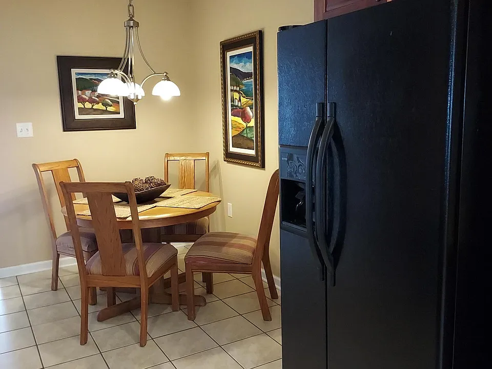 Eat in Kitchen