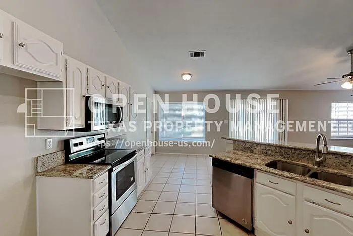 543 Freestone Dr — Photo 5