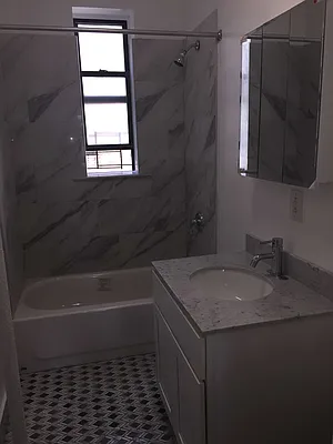 Rented by Arena Real Estate | media 11