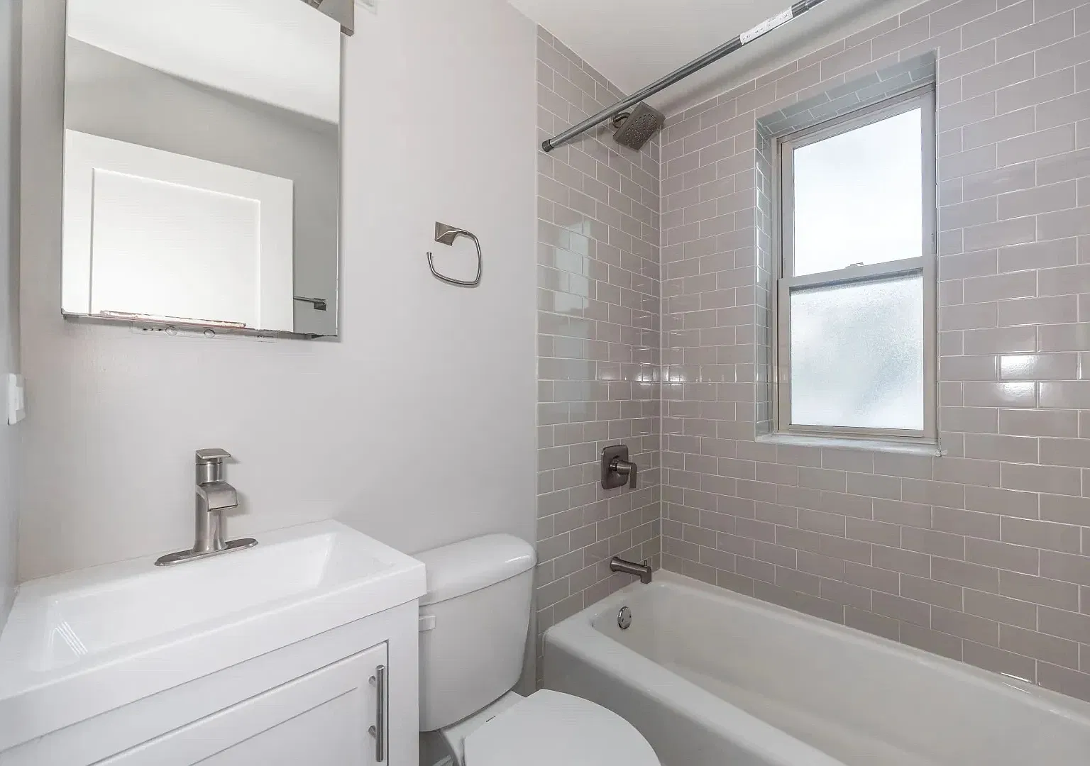 Studio, 300 sqft, $1,620 — Photo 2