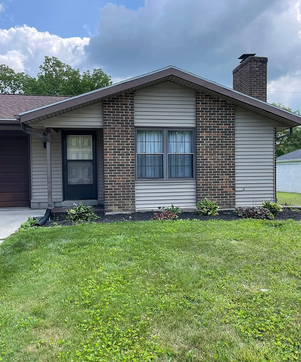 1203 Timberlane Dr — Photo 1