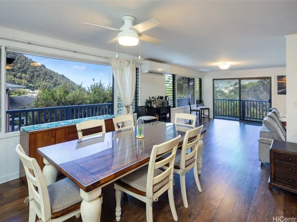 3092 Kaohinani Dr, Honolulu, HI 96817