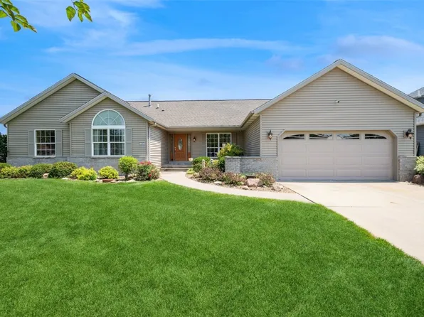 1985 39th St, Marion, IA 52302