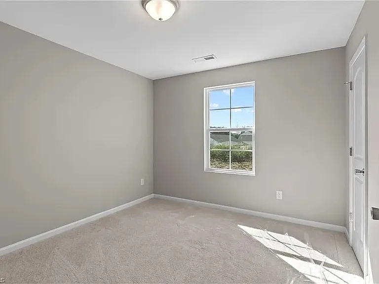 109 Lemon Ln — Photo 6