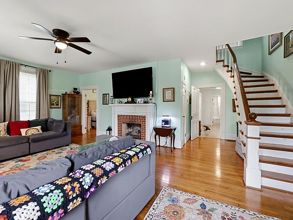 2nd image of 219 Main St