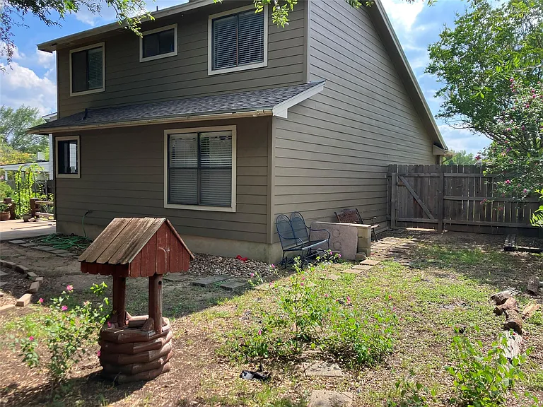 904 Cottonwood Cv — Photo 33