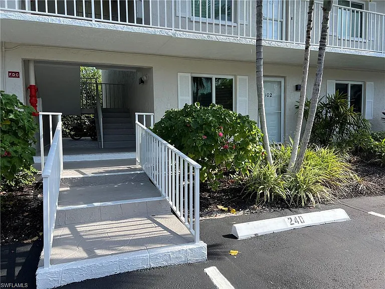 3051 Sandpiper Bay Cir #I102 — Photo 3