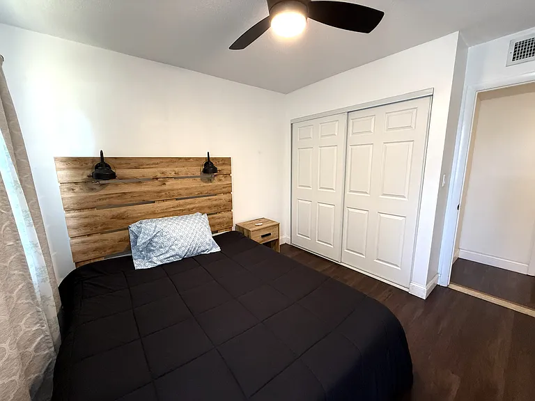 668 Hampton Dr NE — Photo 34