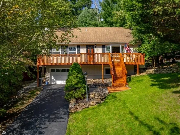 7 King Hill Rd, High Bridge Boro, NJ 08829