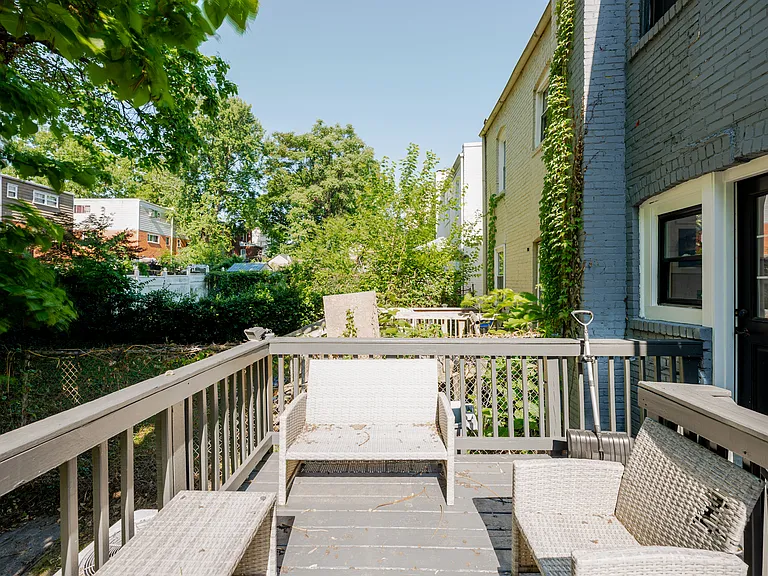 4523 Dix St NE — Photo 10