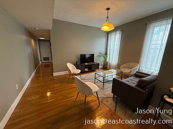 3rd image of 17 Highgate St APT 10