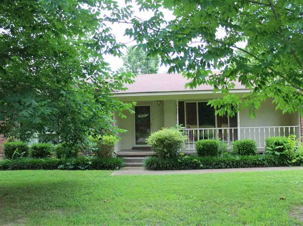 332 Central St, Bradford, TN 38316