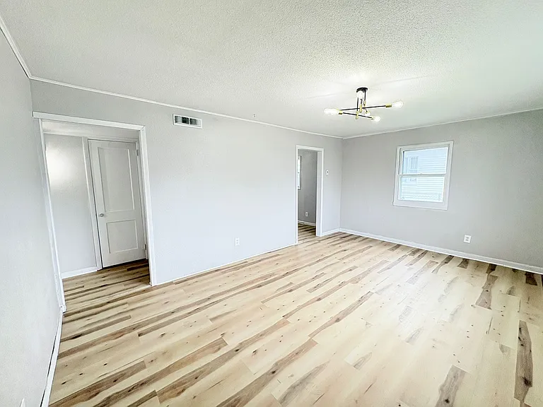 1525 Reswick Dr — Photo 4