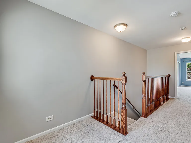 913 Genesee Dr — Photo 12