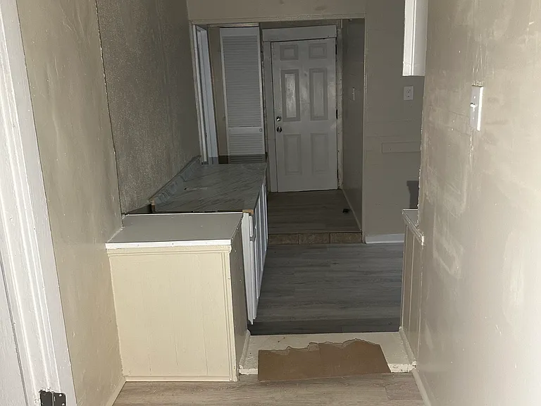 357 S Pkwy E #2 — Photo 11