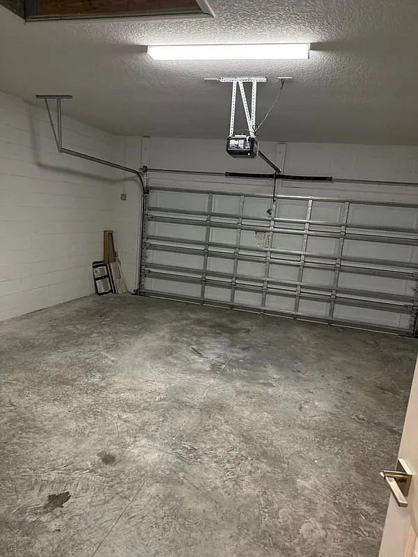 3 bed, 2.0 bath, 1608 sqft, $2,200 — Photo 4