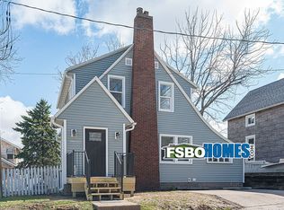 313 Broadway St, Muscatine, IA 52761