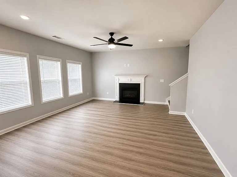 1221 Bentwillow Way — Photo 2