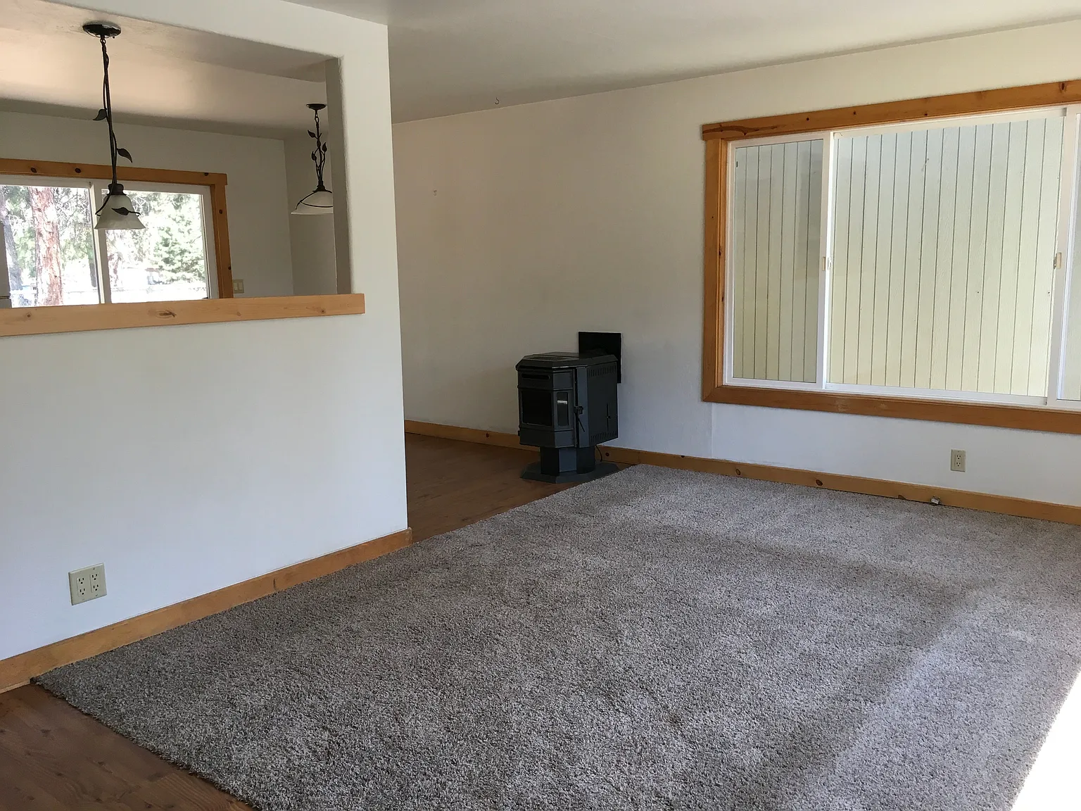 3 bed, 1008 sqft, $2,450 — Photo 2